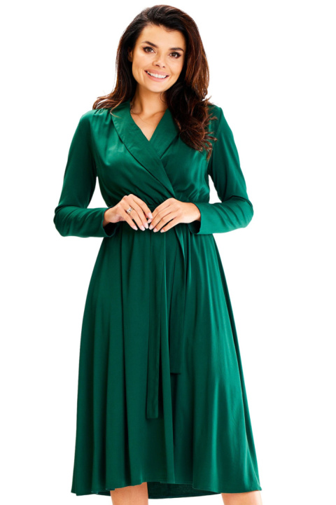 Sukienka elegancka midi rozkloszowana kołnierz długi rękaw zielona A604 Sukienka elegancka midi rozkloszowana kołnierz długi rękaw zielona A604
