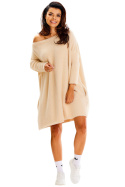 Sukienka swetrowa mini oversize szeroki dekolt długi rękaw beżowa A618