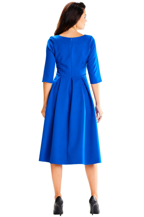 Elegancka sukienka midi rozkloszowana dopasowana głęboki dekolt niebieska A598 Elegancka sukienka midi rozkloszowana dopasowana głęboki dekolt niebieska A598