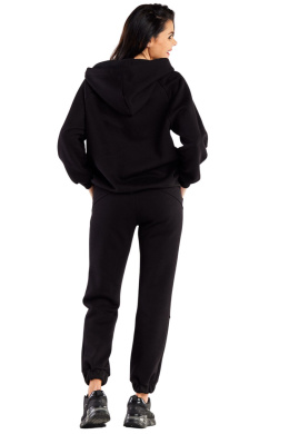 Spodnie damskie dresowe luźne z gumą w pasie i kieszeniami czarne M325