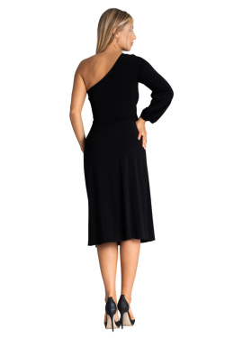 Sukienka midi na jedno ramię lekko rozkloszowana odcięta w pasie czarna M962