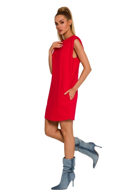 Sukienka mini oversize bez rękawów poduszki na ramionach dzianinowa czerwona me789 Sukienka mini oversize bez rękawów poduszki na ramionach dzianinowa czerwona me789