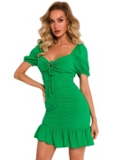 Sukienka mini dopasowana krótki rękaw głęboki dekolt serce falbana zielona me784