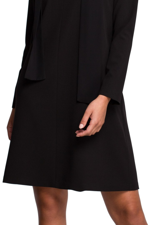 Elegancka sukienka trapezowa z długim rękawem dekolt V czarna S233 Elegancka sukienka trapezowa z długim rękawem dekolt V czarna S233