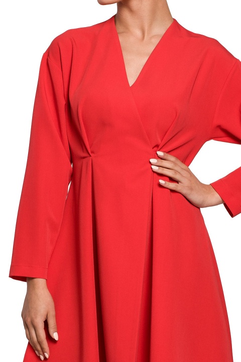 Elegancka sukienka midi rozkloszowana na zakładkę XXL czerwona S280 Elegancka sukienka midi rozkloszowana na zakładkę XXL czerwona S280