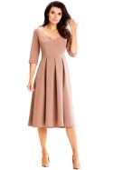 Elegancka sukienka midi rozkloszowana dopasowana głęboki dekolt M cappuccino A598